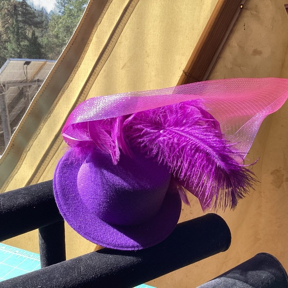 🎃Tiny Victorian Purple Feather Hat Clip On Accessories Costume Steampunk Cosplay - Picture 2 of 9